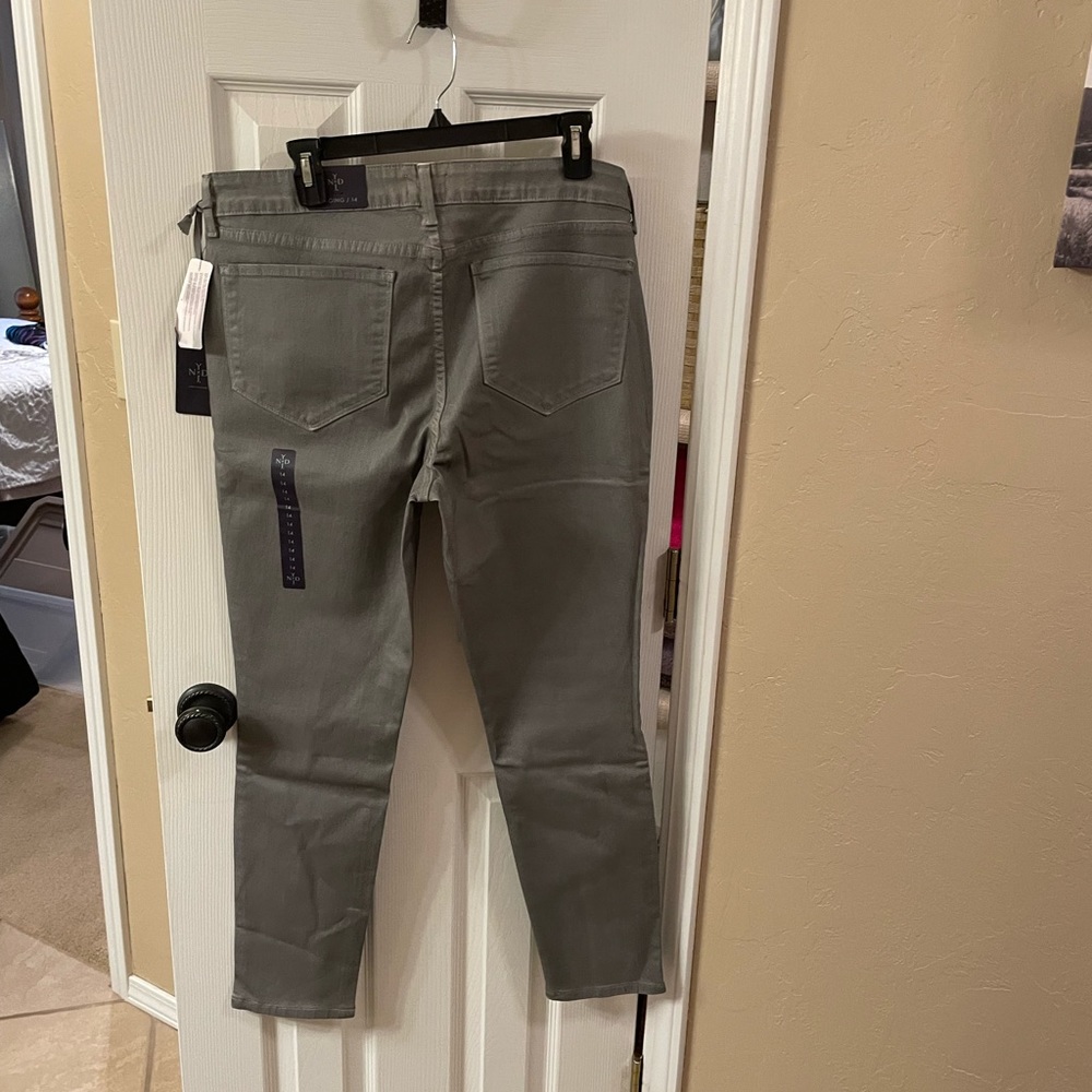 NYD jeans in grey - Picture 3 of 6